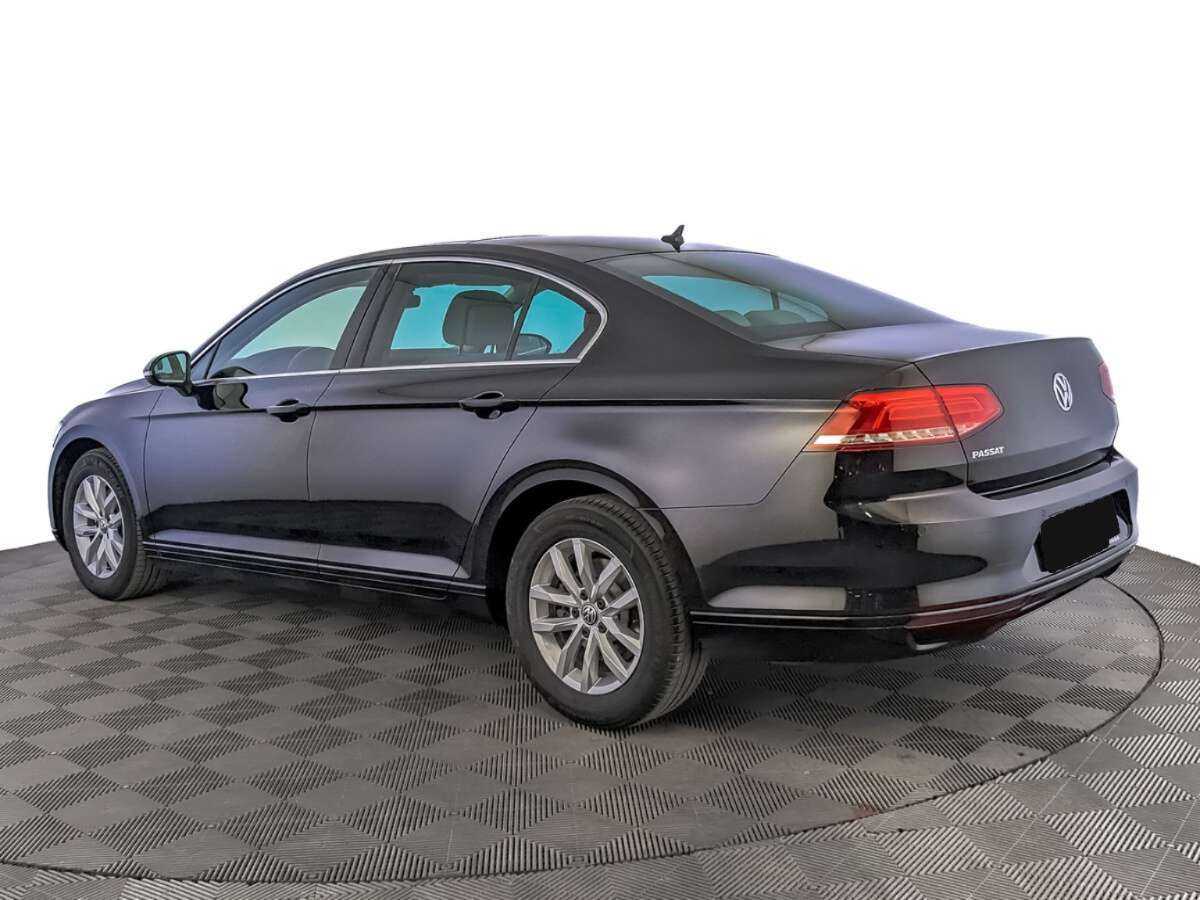 Volkswagen Passat с пробегом — 2018 год. Фото: #6