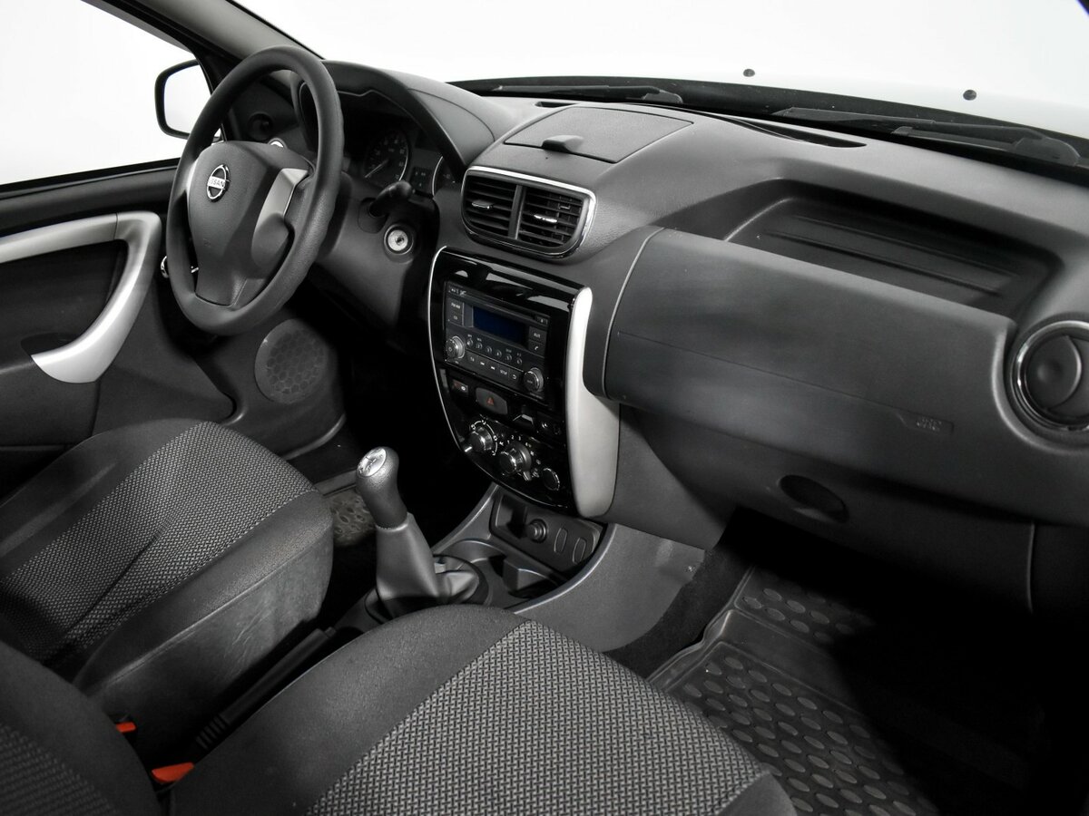 Nissan Terrano с пробегом — 2015 год. Фото: #11