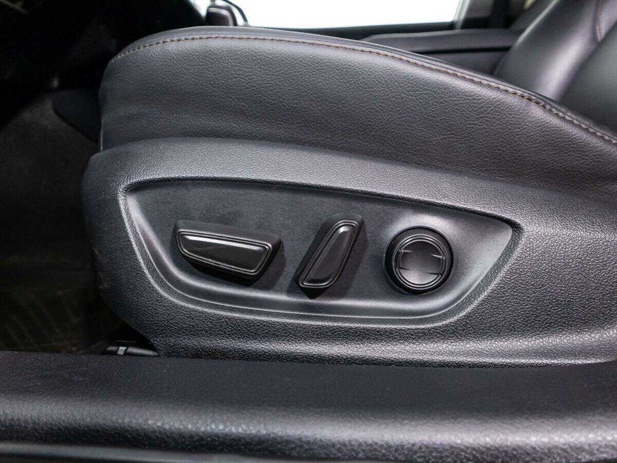 Toyota Camry с пробегом — 2019 год. Фото: #14