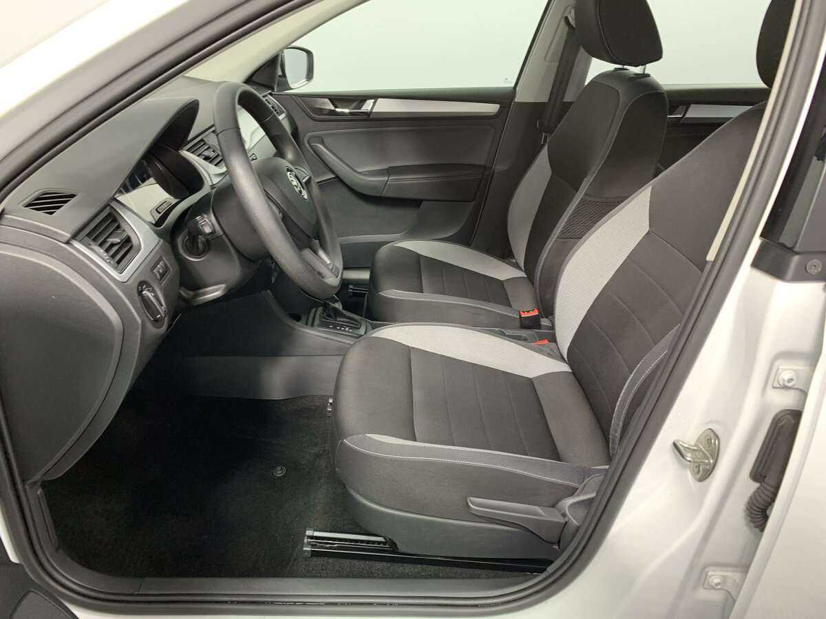 Skoda Rapid с пробегом — 2019 год. Фото: #12