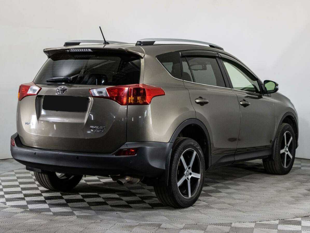 Toyota RAV4 с пробегом — 2014 год. Фото: #4
