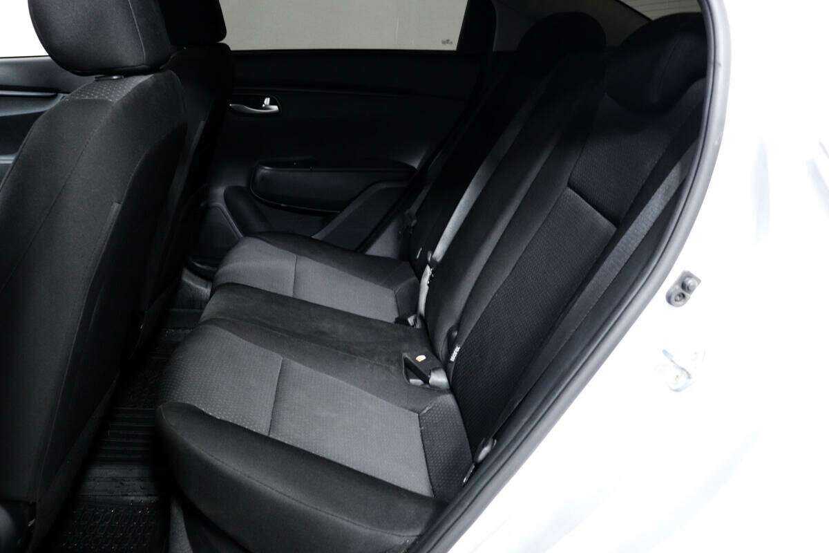 Kia Rio с пробегом — 2020 год. Фото: #10