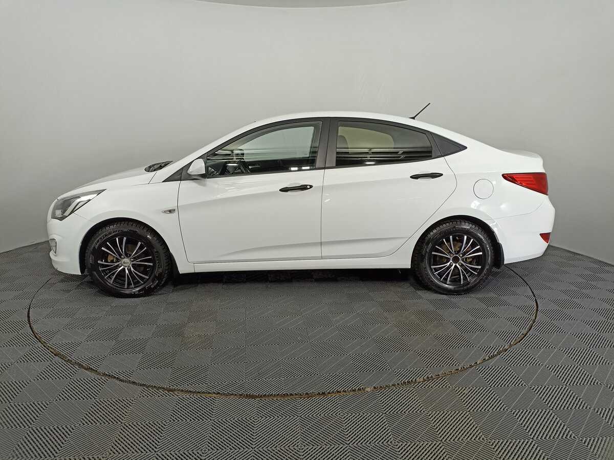 Hyundai Solaris с пробегом — 2015 год. Фото: #7