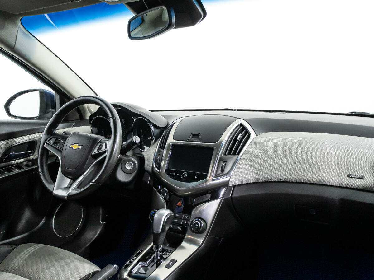 Chevrolet Cruze с пробегом — 2013 год. Фото: #8