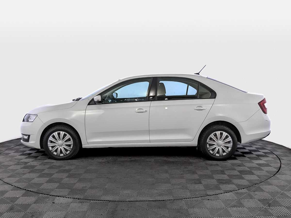 Skoda Rapid с пробегом — 2019 год. Фото: #7
