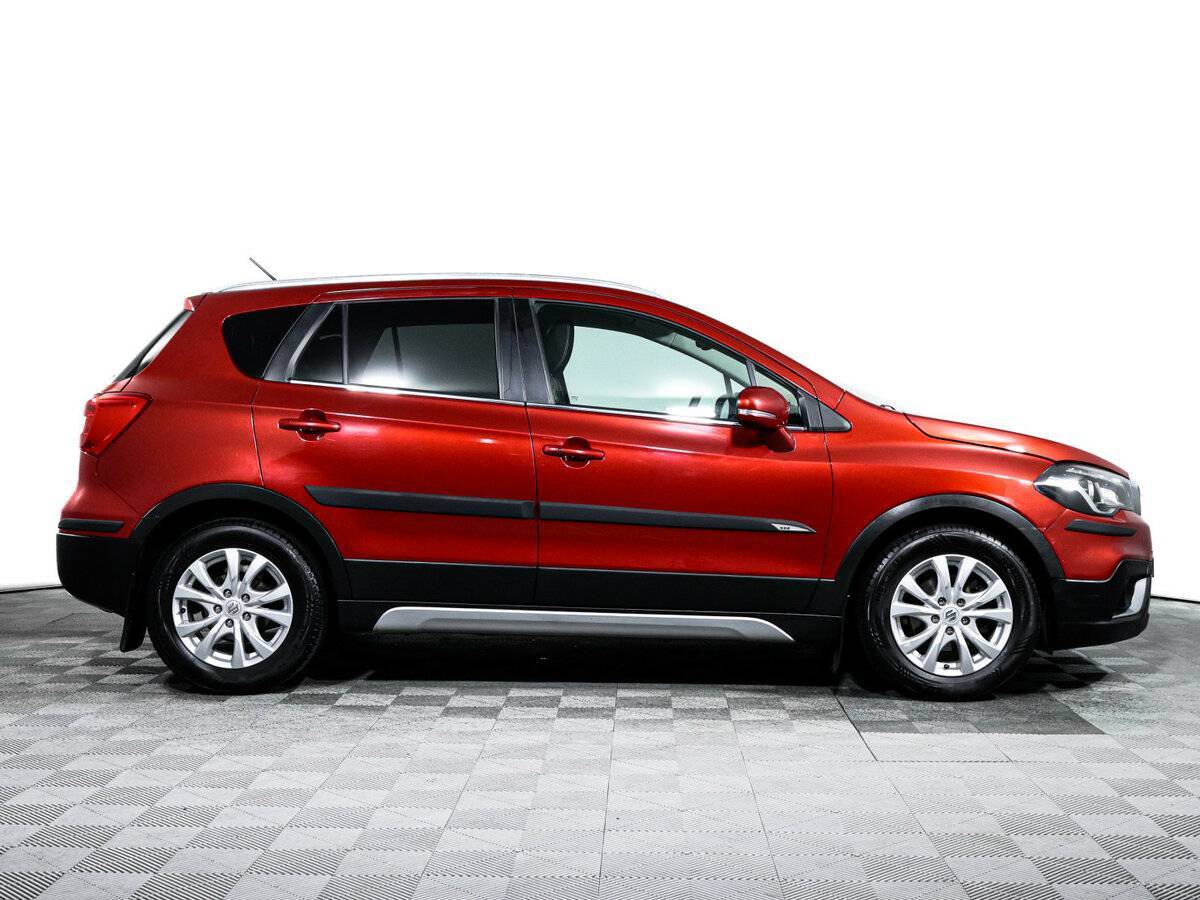 Suzuki SX4 с пробегом — 2016 год. Фото: #3