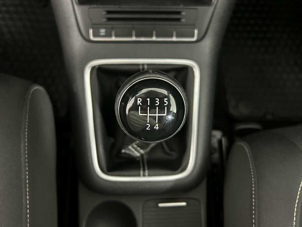 Volkswagen Golf Plus с пробегом — 2012 год. Фото: #11