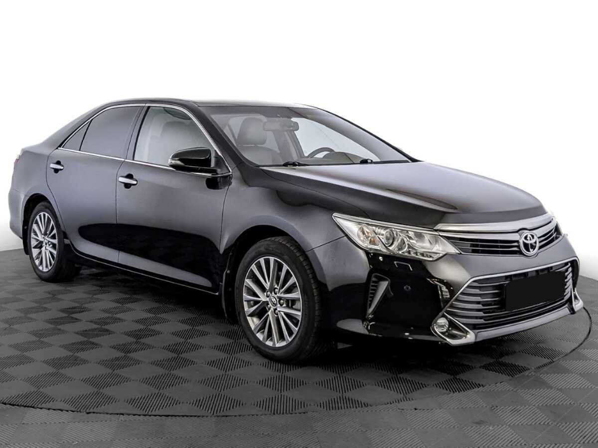 Toyota Camry с пробегом — 2016 год. Фото: #2