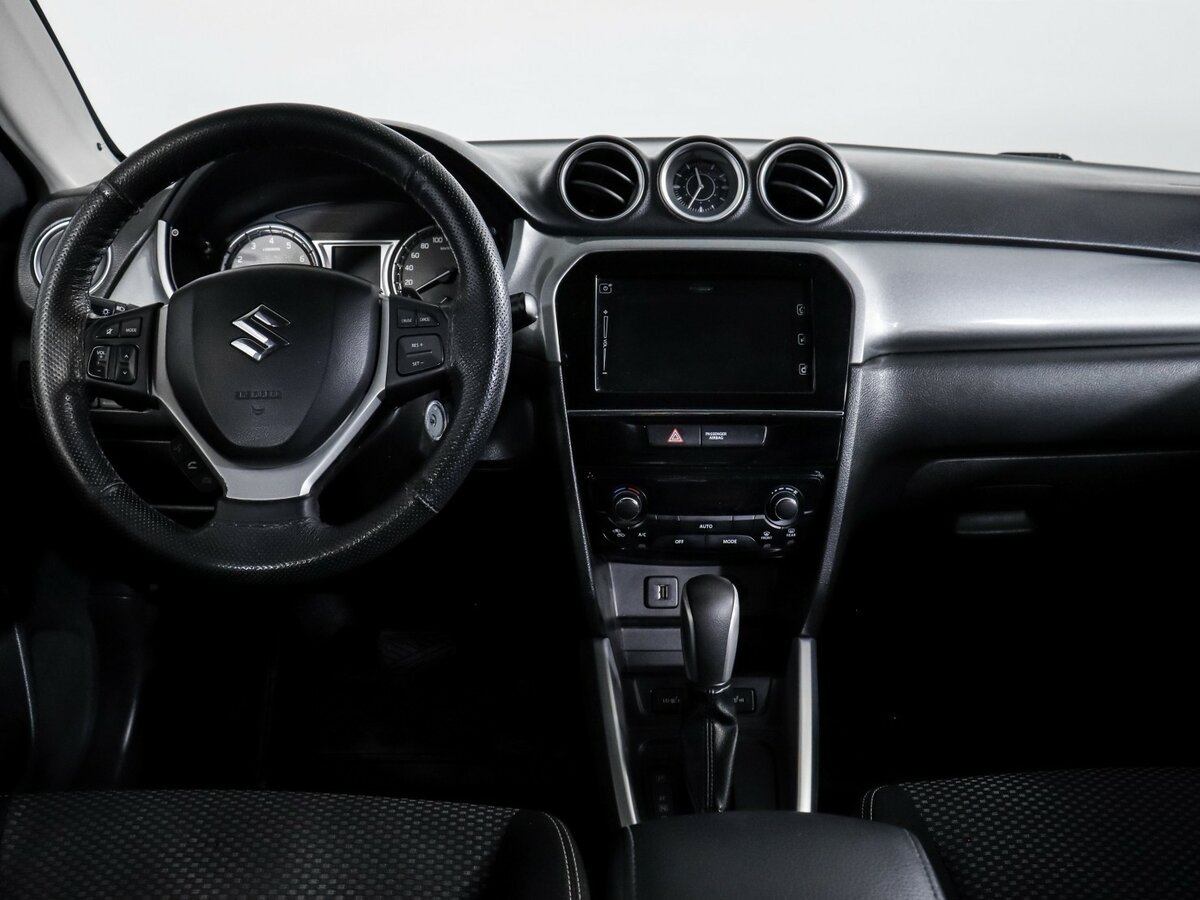 Suzuki Vitara с пробегом — 2016 год. Фото: #9