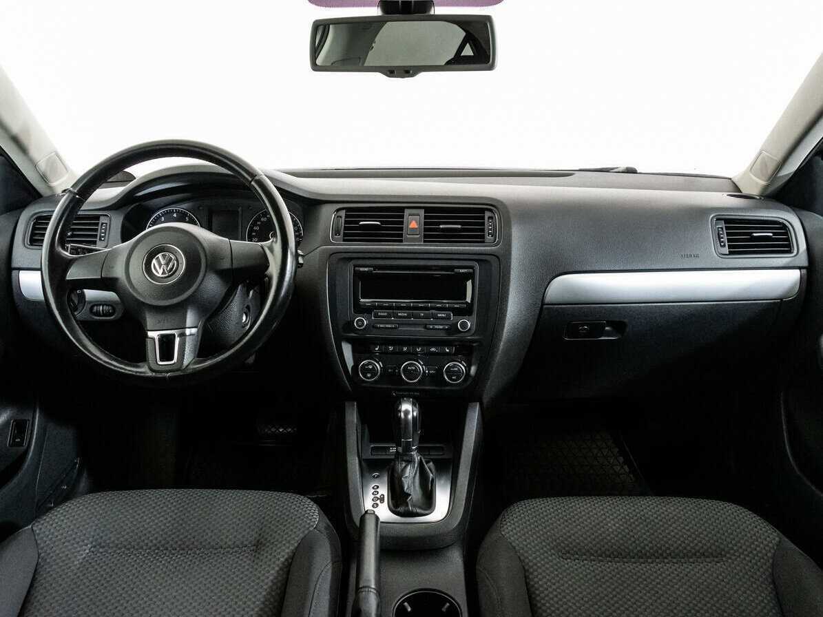 Volkswagen Jetta с пробегом — 2012 год. Фото: #7