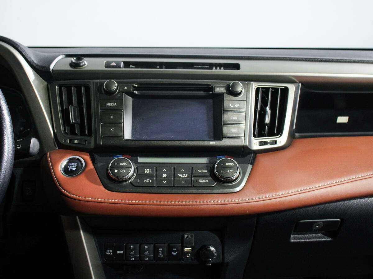 Toyota RAV4 с пробегом — 2014 год. Фото: #9