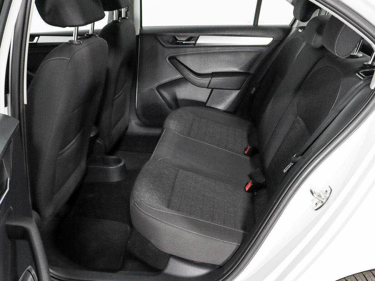 Skoda Rapid с пробегом — 2020 год. Фото: #9