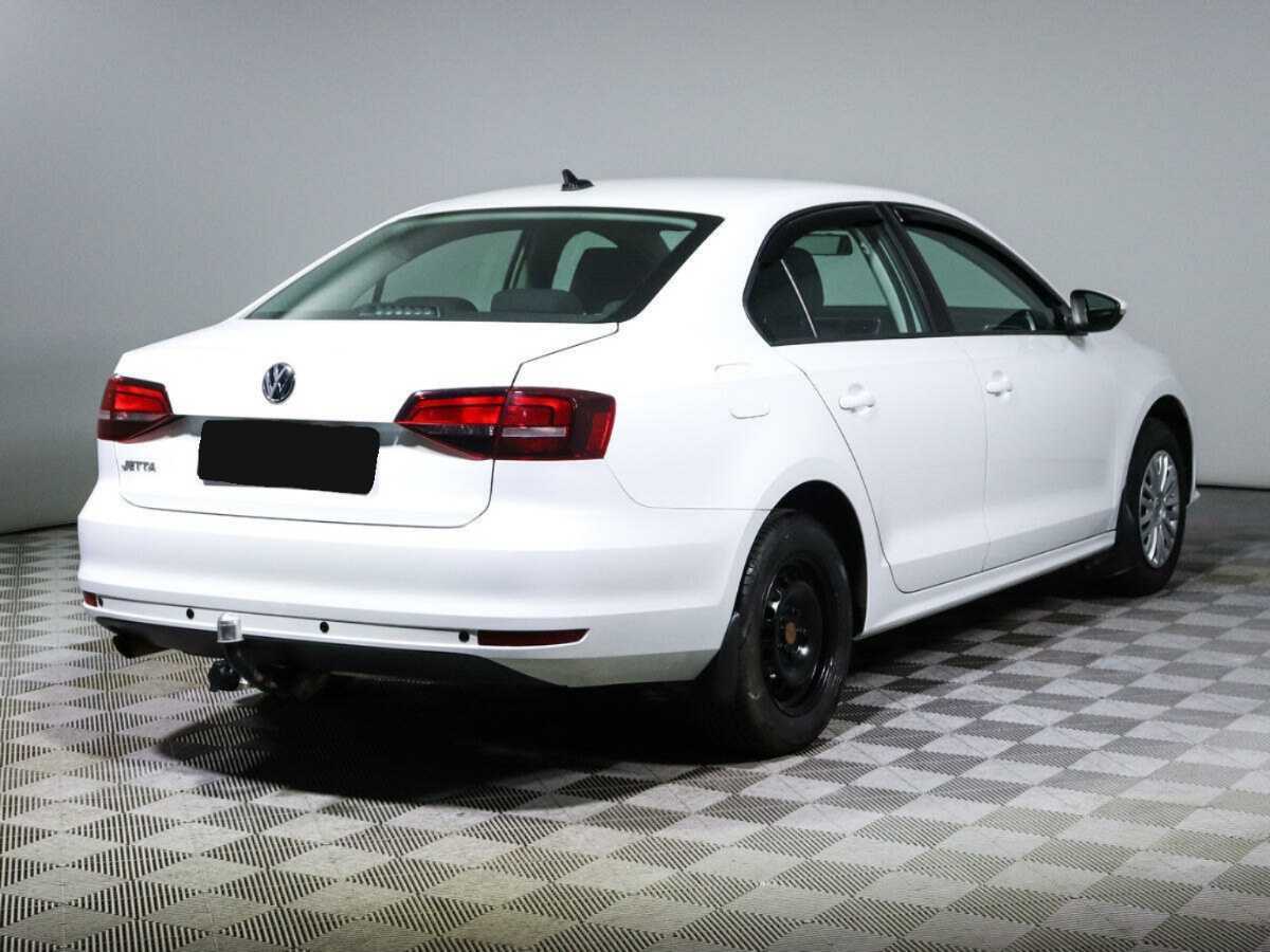 Volkswagen Jetta с пробегом — 2017 год. Фото: #3