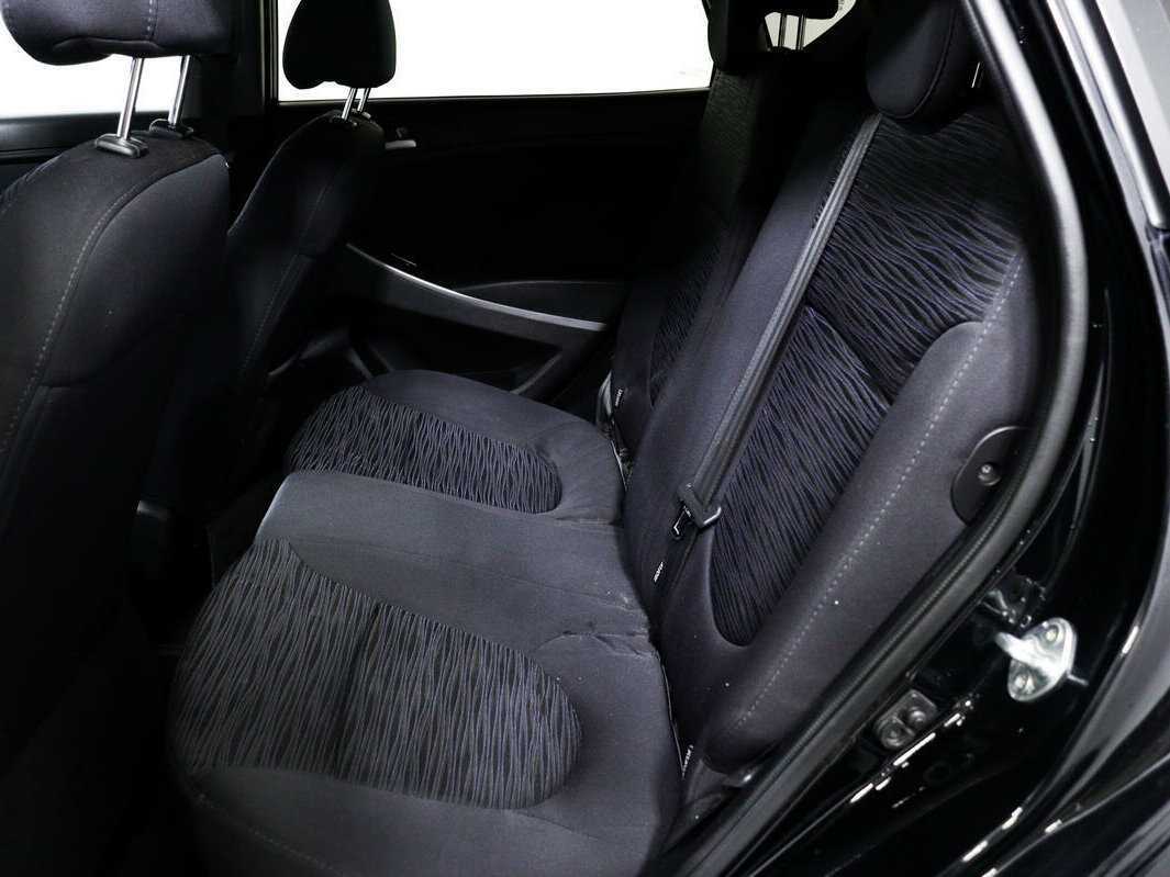 Hyundai Solaris с пробегом — 2015 год. Фото: #11