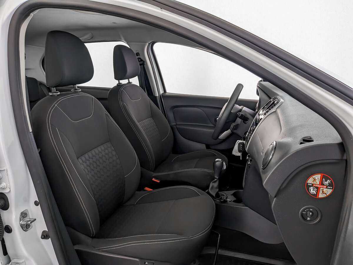 Renault Logan с пробегом — 2017 год. Фото: #18