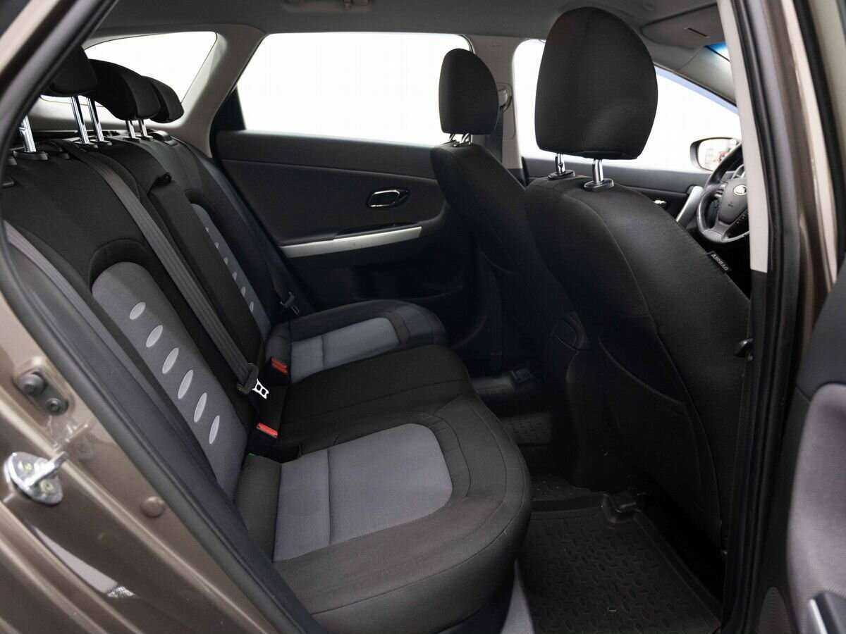 Kia Ceed с пробегом — 2014 год. Фото: #9