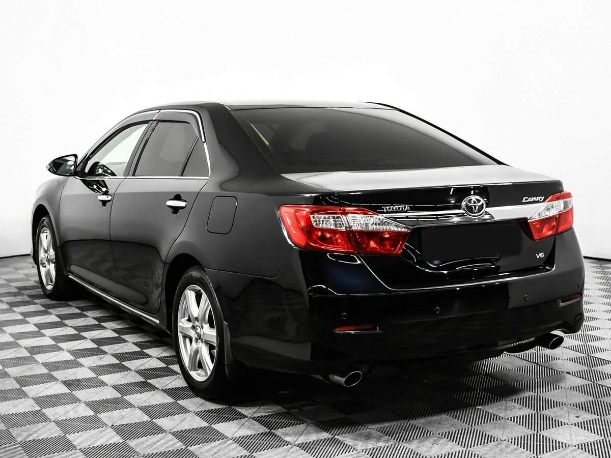 Toyota Camry с пробегом — 2012 год. Фото: #6
