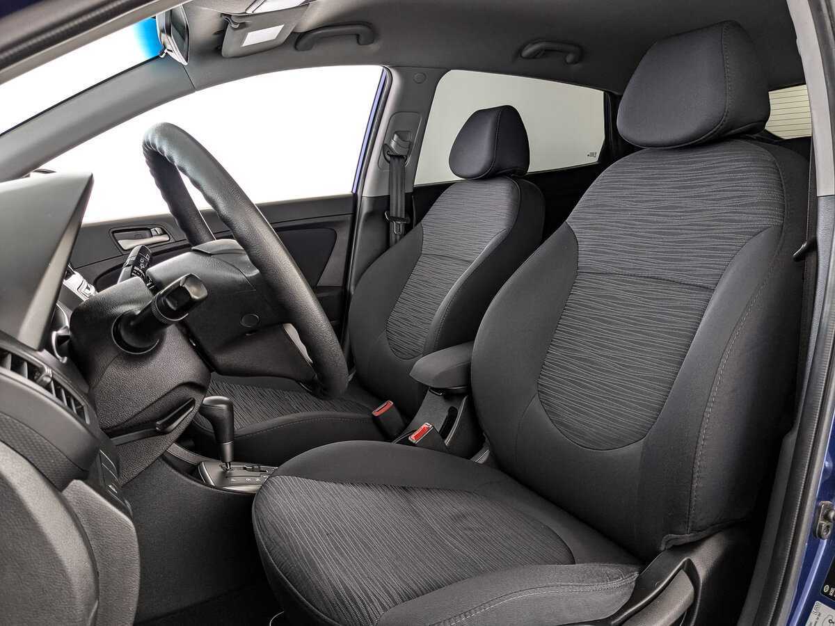 Hyundai Solaris с пробегом — 2015 год. Фото: #15