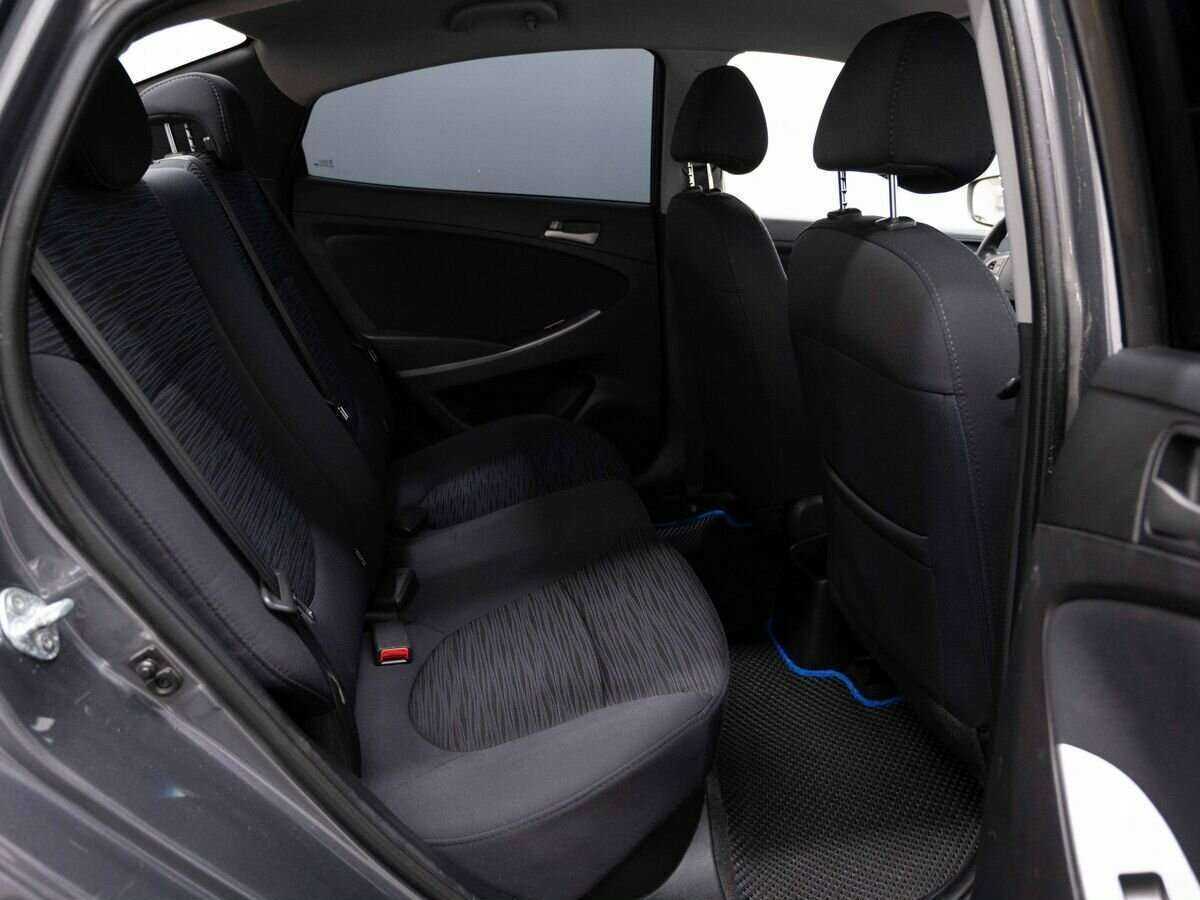 Hyundai Solaris с пробегом — 2015 год. Фото: #11