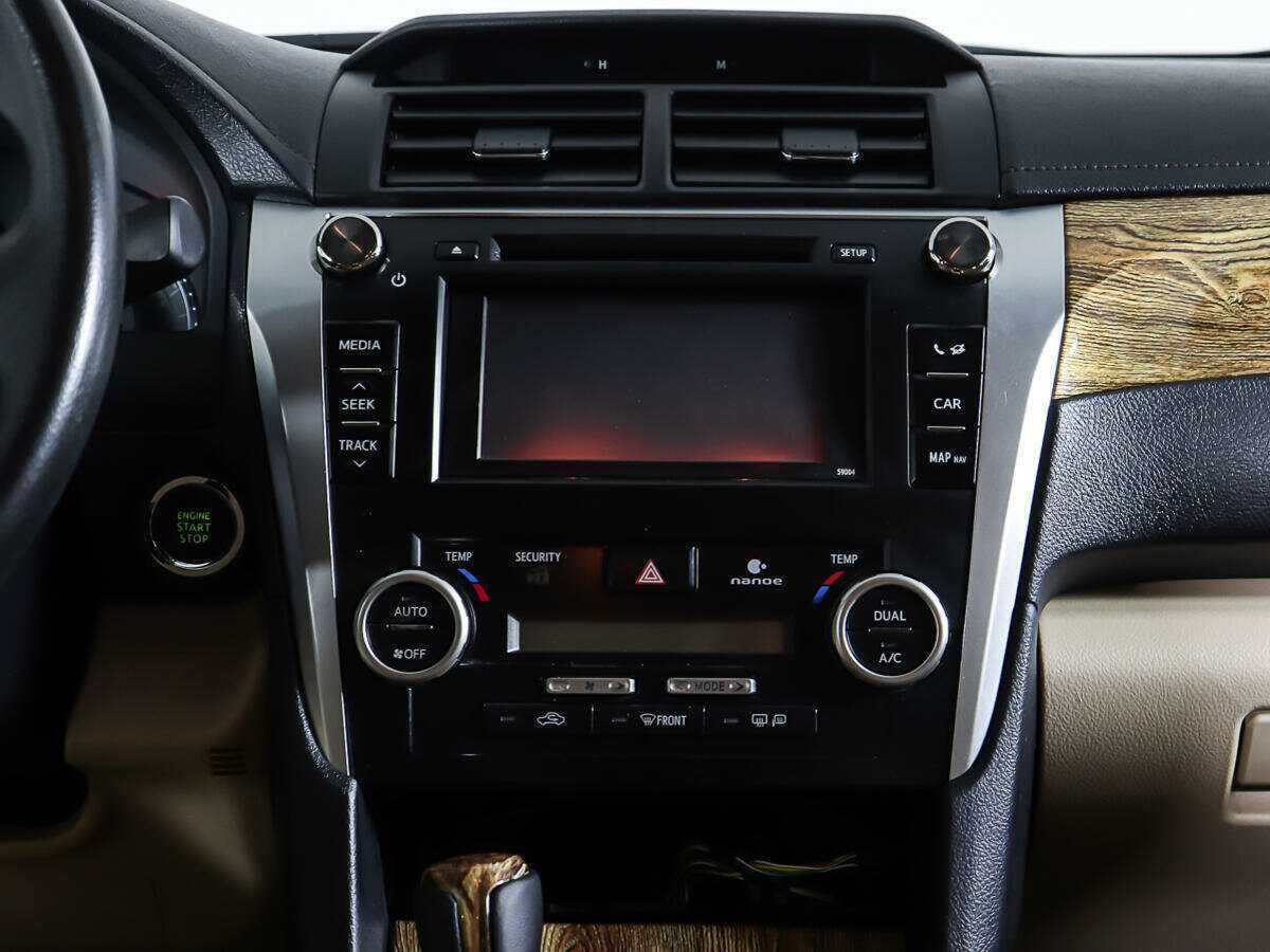 Toyota Camry с пробегом — 2014 год. Фото: #13