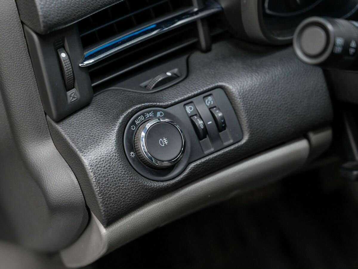 Chevrolet Malibu с пробегом — 2012 год. Фото: #15