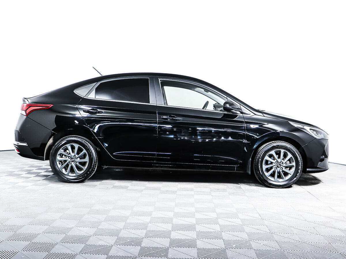 Hyundai Solaris с пробегом — 2022 год. Фото: #3