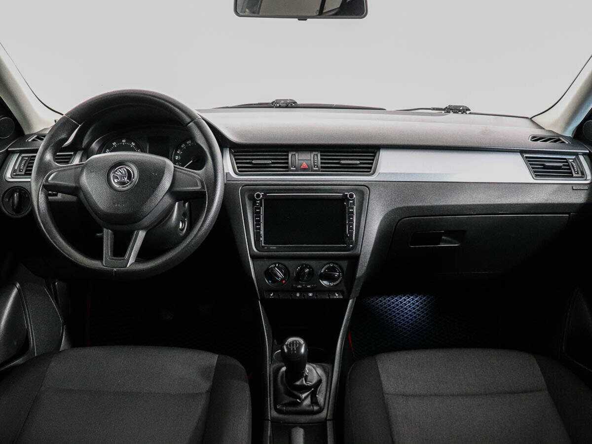 Skoda Rapid с пробегом — 2014 год. Фото: #10