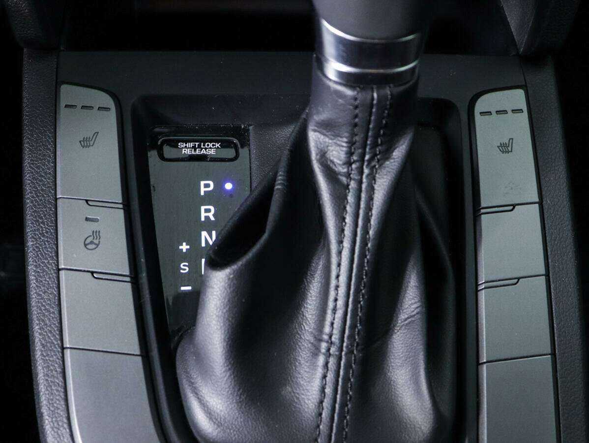 Hyundai Elantra с пробегом — 2020 год. Фото: #10
