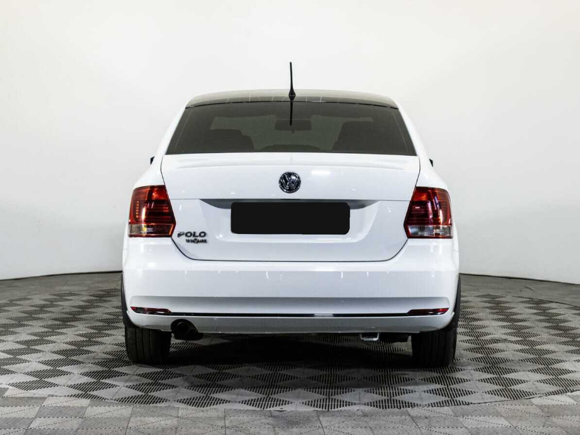 Volkswagen Polo с пробегом — 2016 год. Фото: #5
