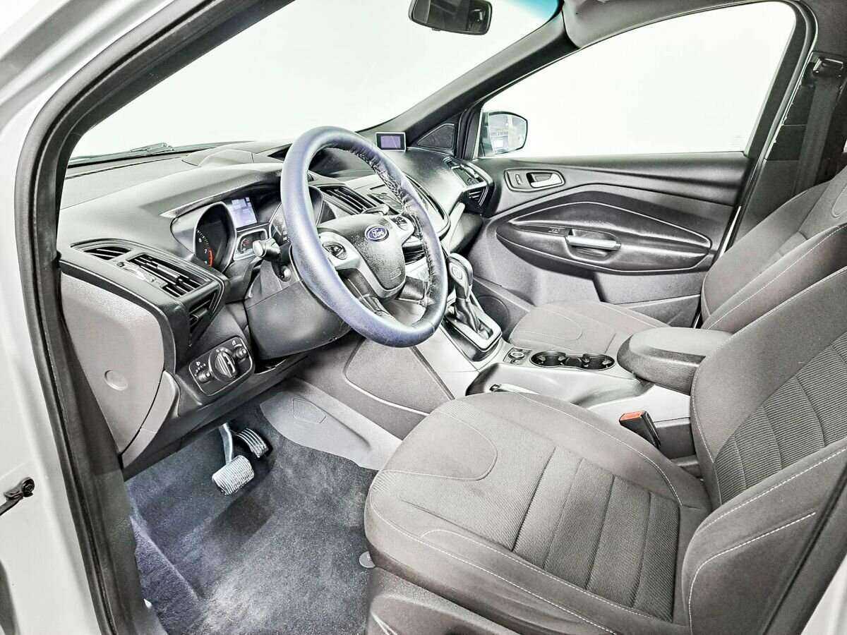 Ford Kuga с пробегом — 2014 год. Фото: #11