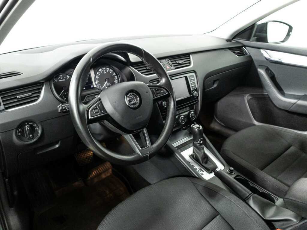 Skoda Octavia с пробегом — 2015 год. Фото: #10