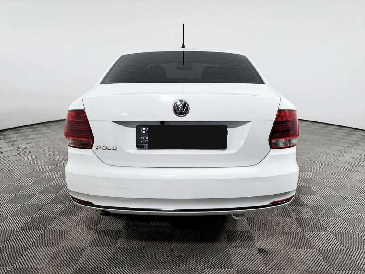 Volkswagen Polo с пробегом — 2016 год. Фото: #5