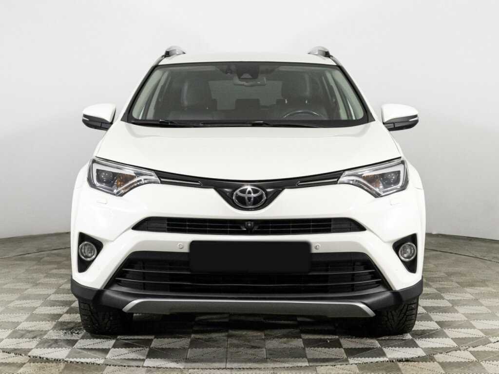 Toyota RAV4 с пробегом — 2017 год. Фото: #1
