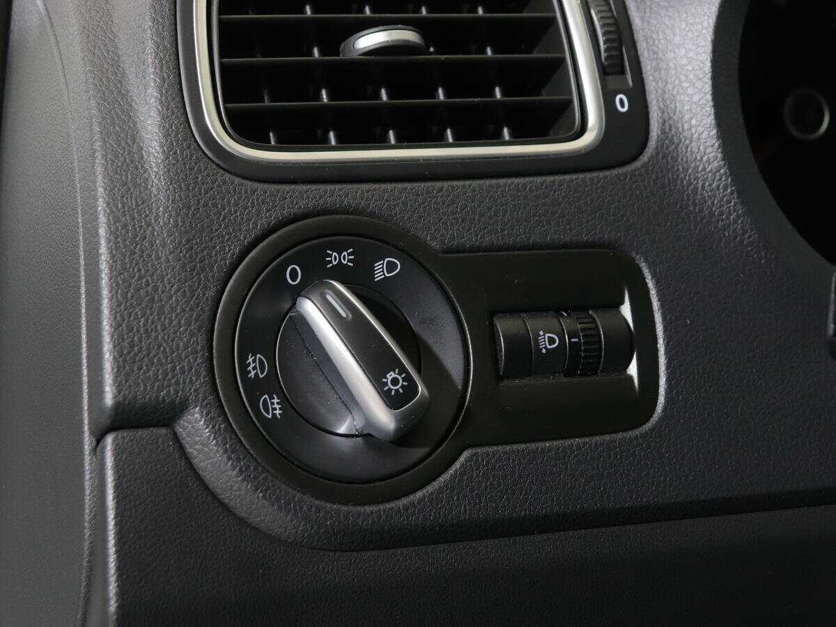 Volkswagen Polo с пробегом — 2017 год. Фото: #18