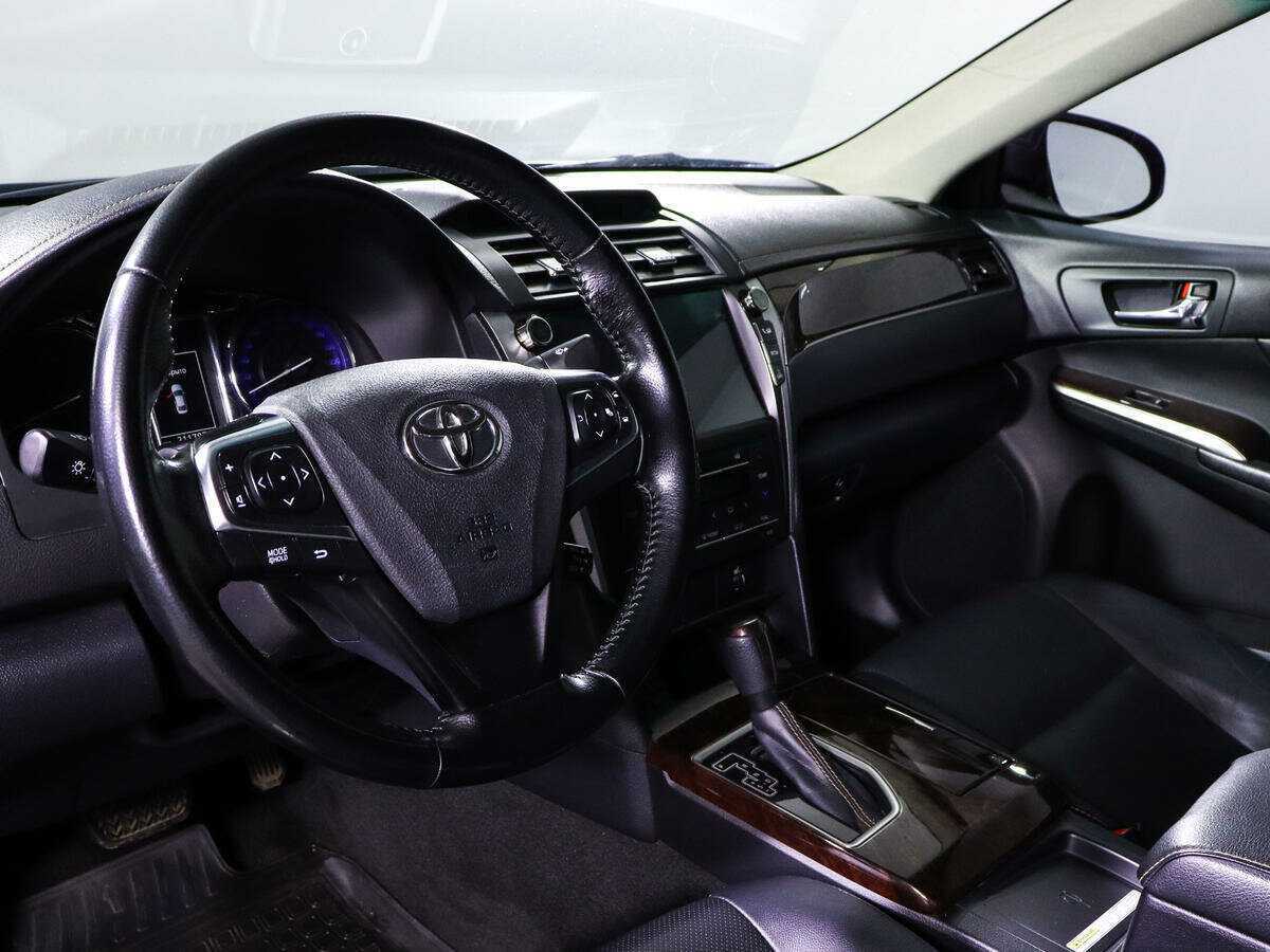 Toyota Camry с пробегом — 2018 год. Фото: #11
