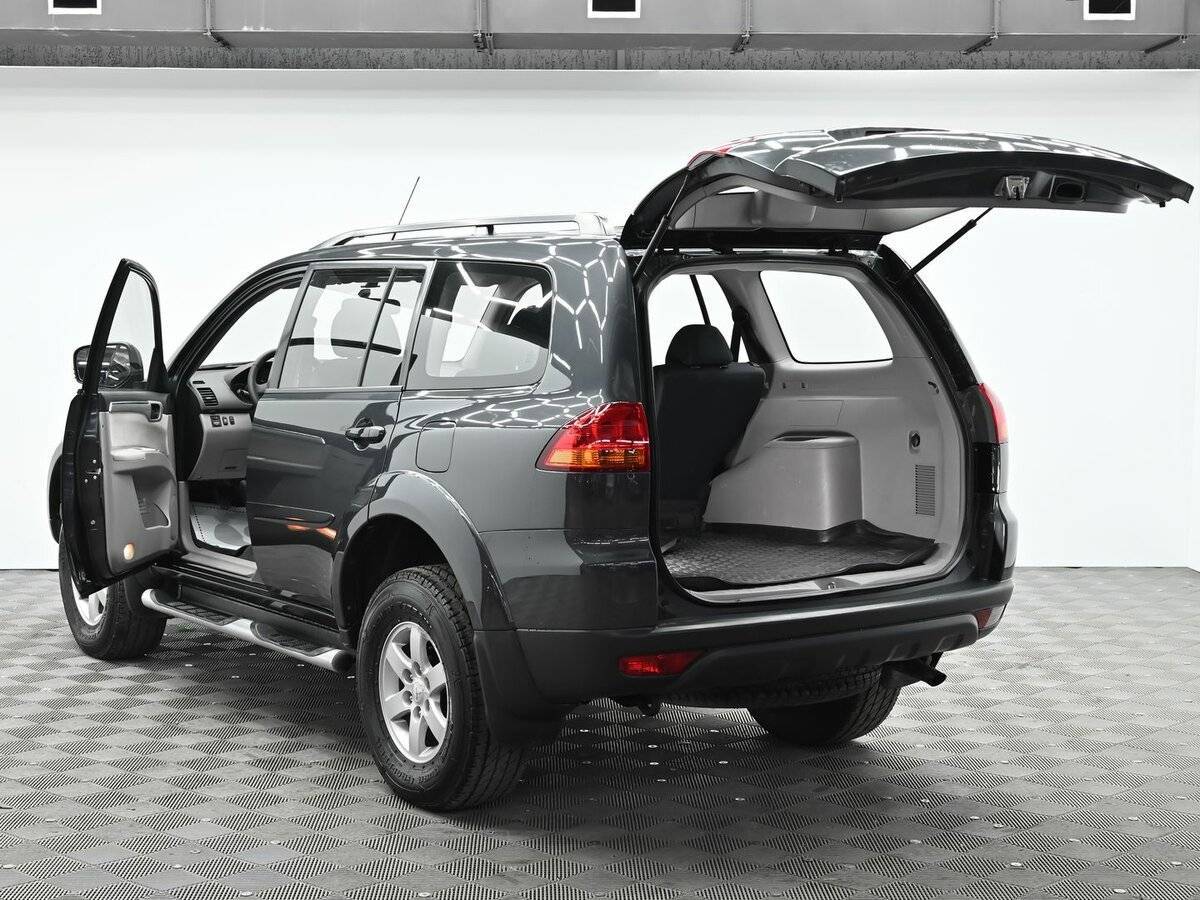 Mitsubishi Pajero Sport с пробегом — 2012 год. Фото: #4