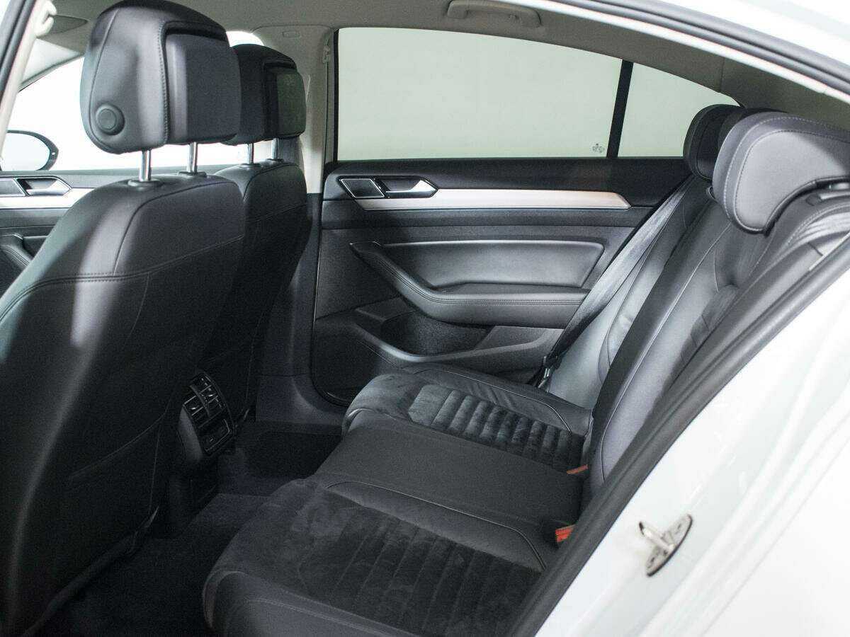 Volkswagen Passat с пробегом — 2017 год. Фото: #8