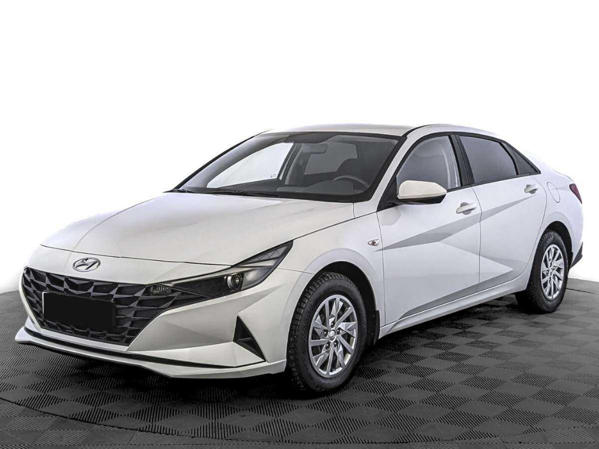 Hyundai Elantra с пробегом — 2022 год. Посмотреть фото