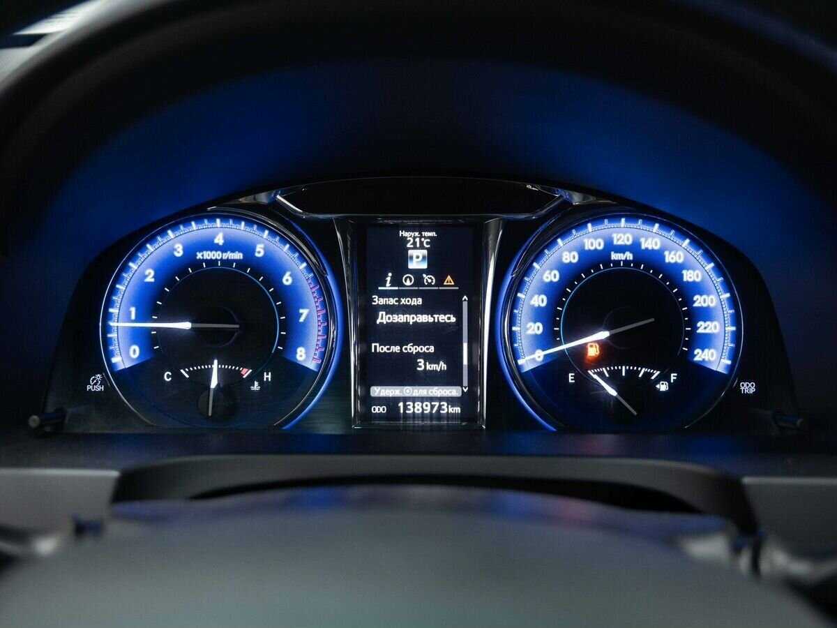 Toyota Camry с пробегом — 2014 год. Фото: #16