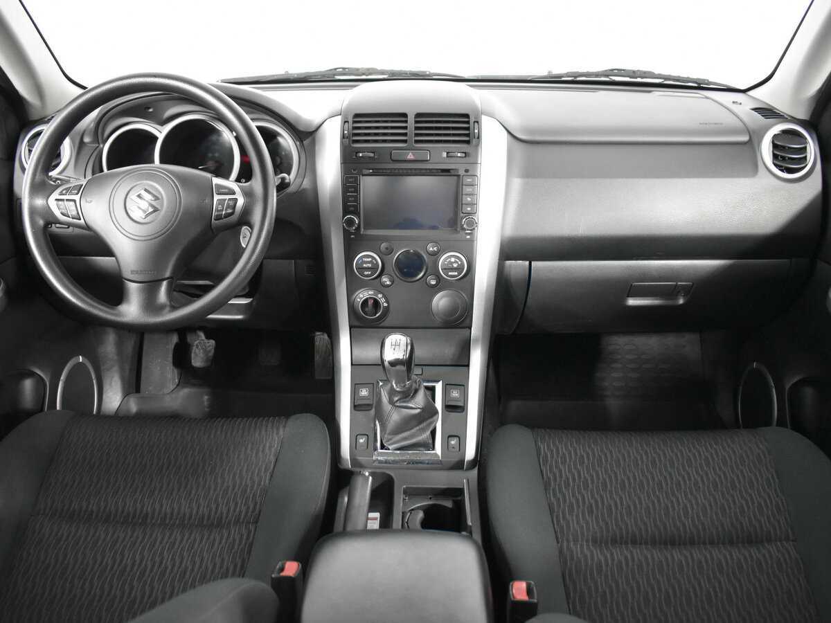 Suzuki Grand Vitara с пробегом — 2013 год. Фото: #9