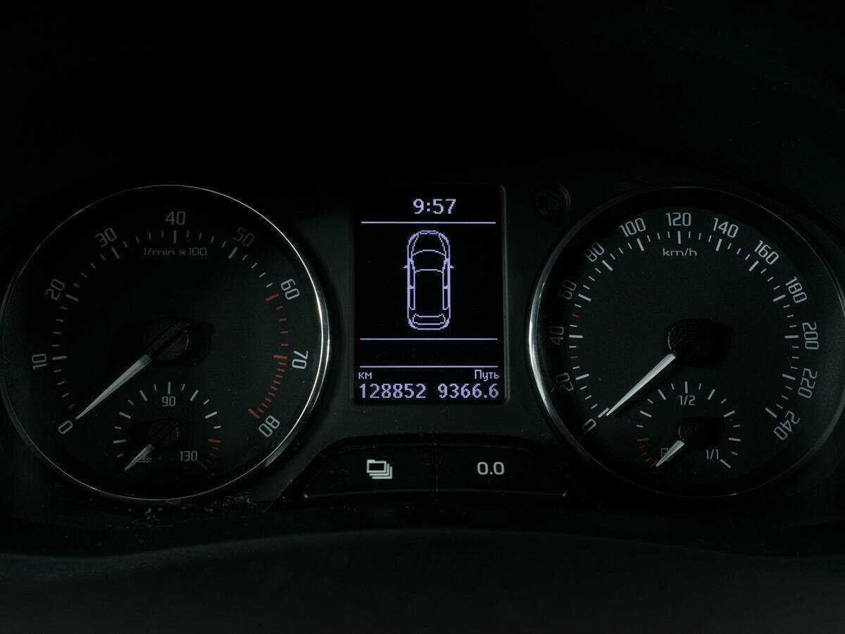 Skoda Fabia с пробегом — 2013 год. Фото: #10