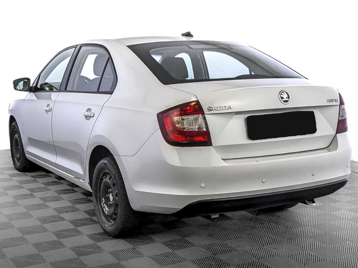Skoda Rapid с пробегом — 2019 год. Фото: #6