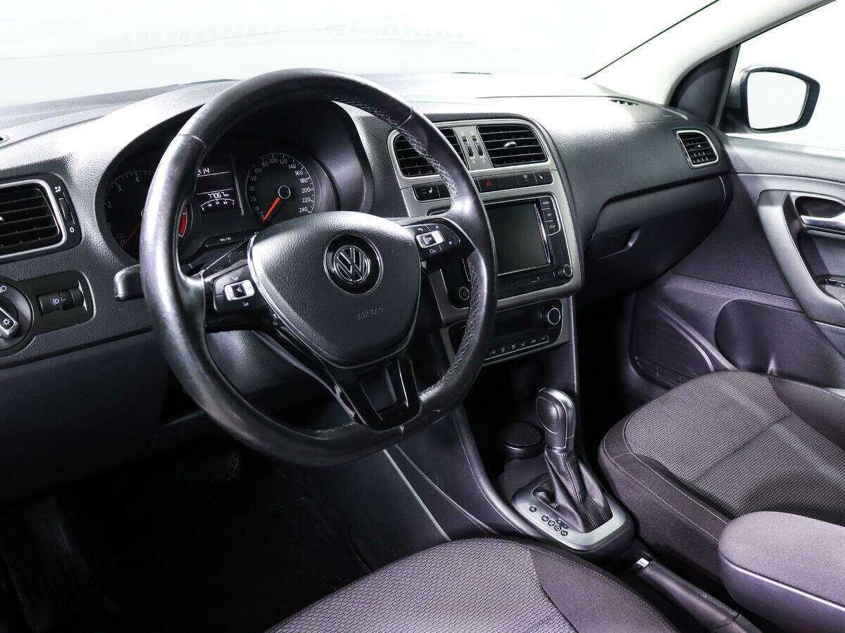 Volkswagen Polo с пробегом — 2017 год. Фото: #12