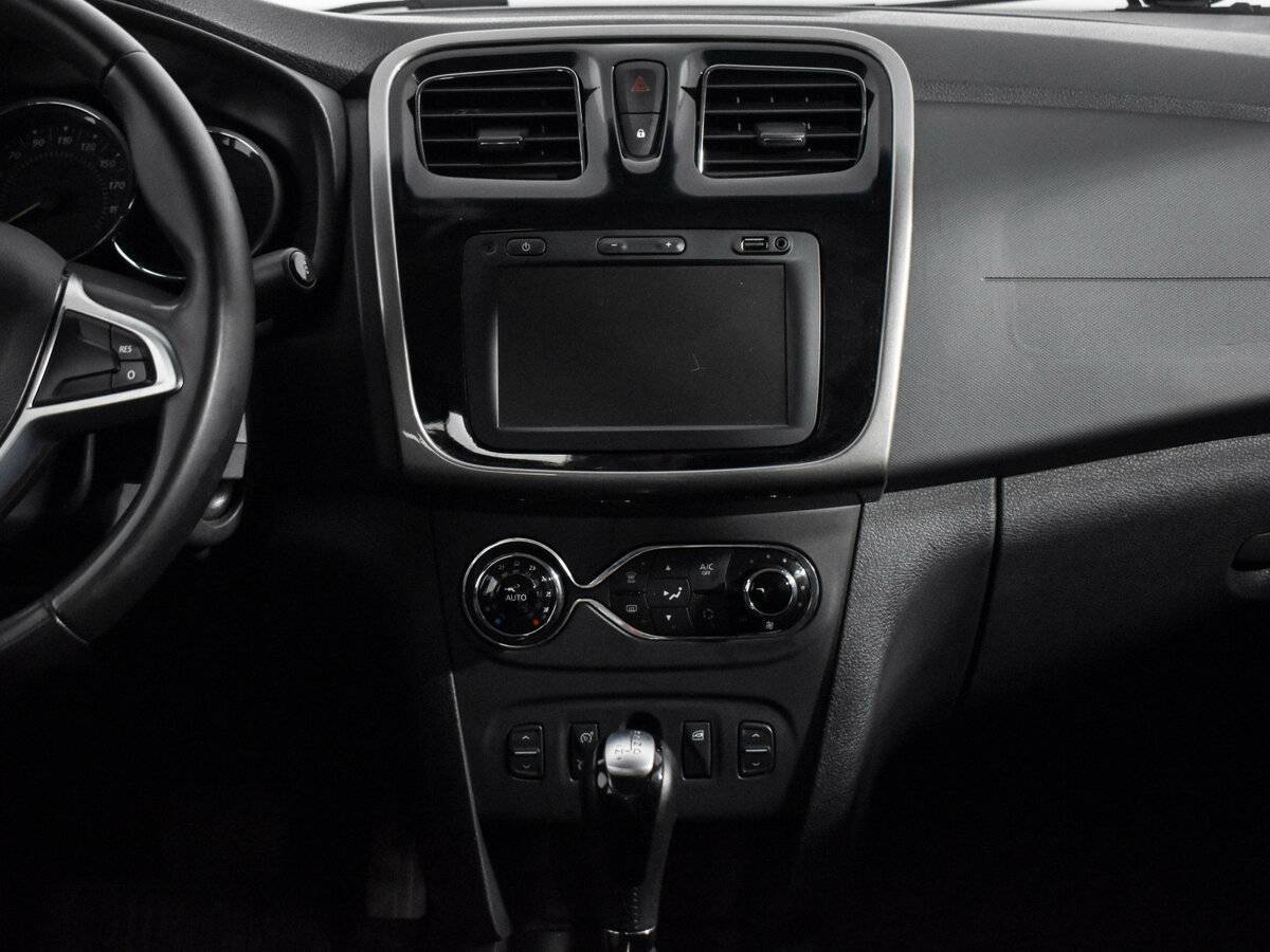 Renault Logan с пробегом — 2019 год. Фото: #12