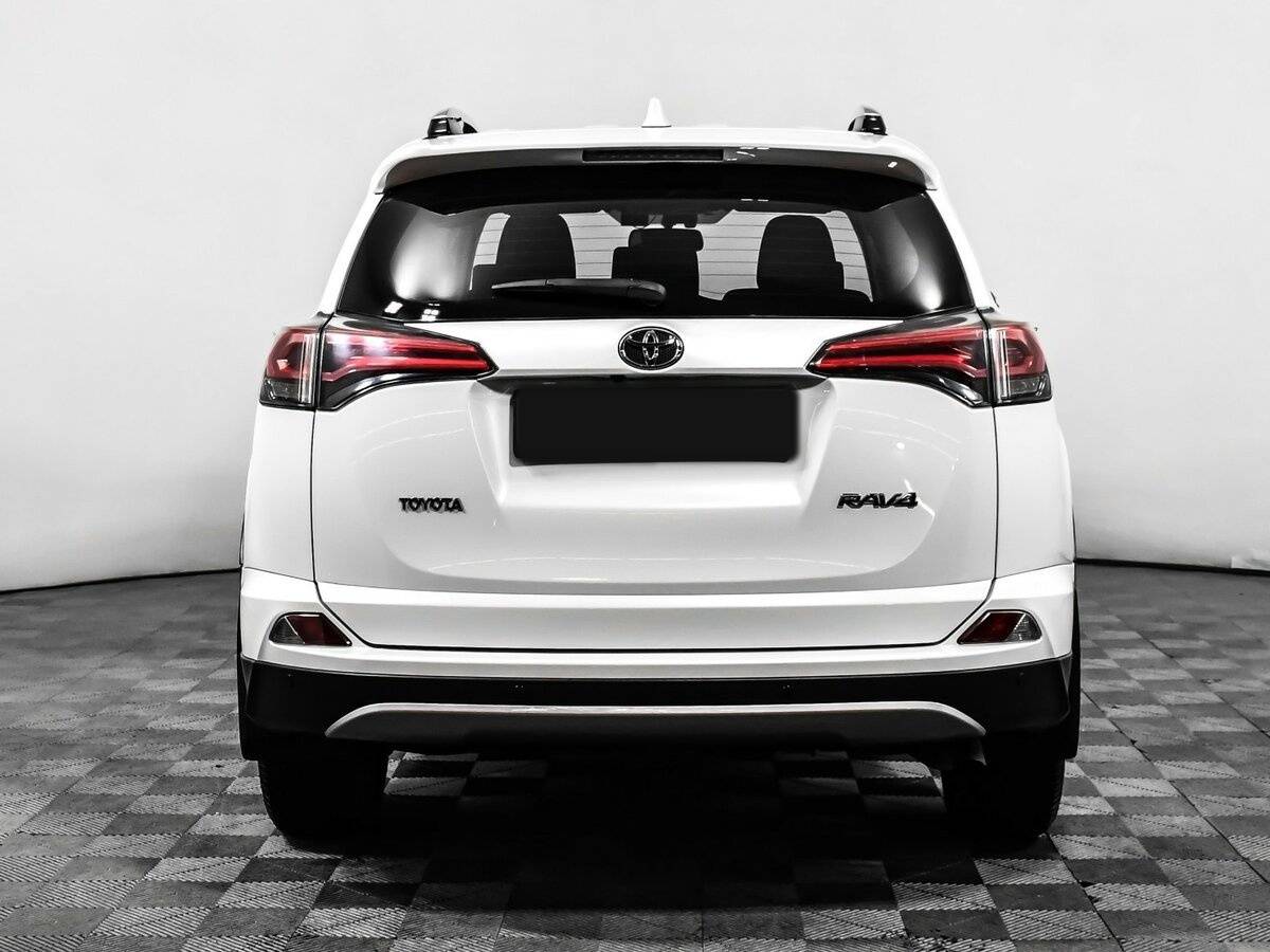 Toyota RAV4 с пробегом — 2017 год. Фото: #5