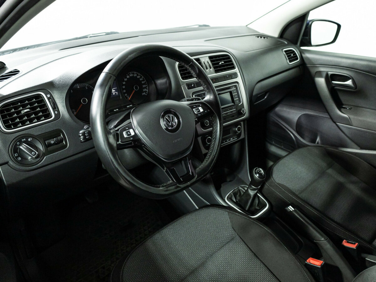 Volkswagen Polo с пробегом — 2016 год. Фото: #10