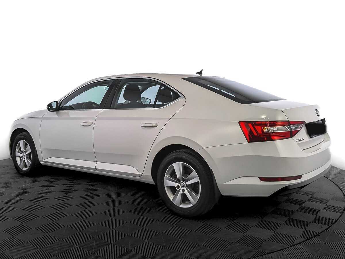 Skoda Superb с пробегом — 2017 год. Фото: #6