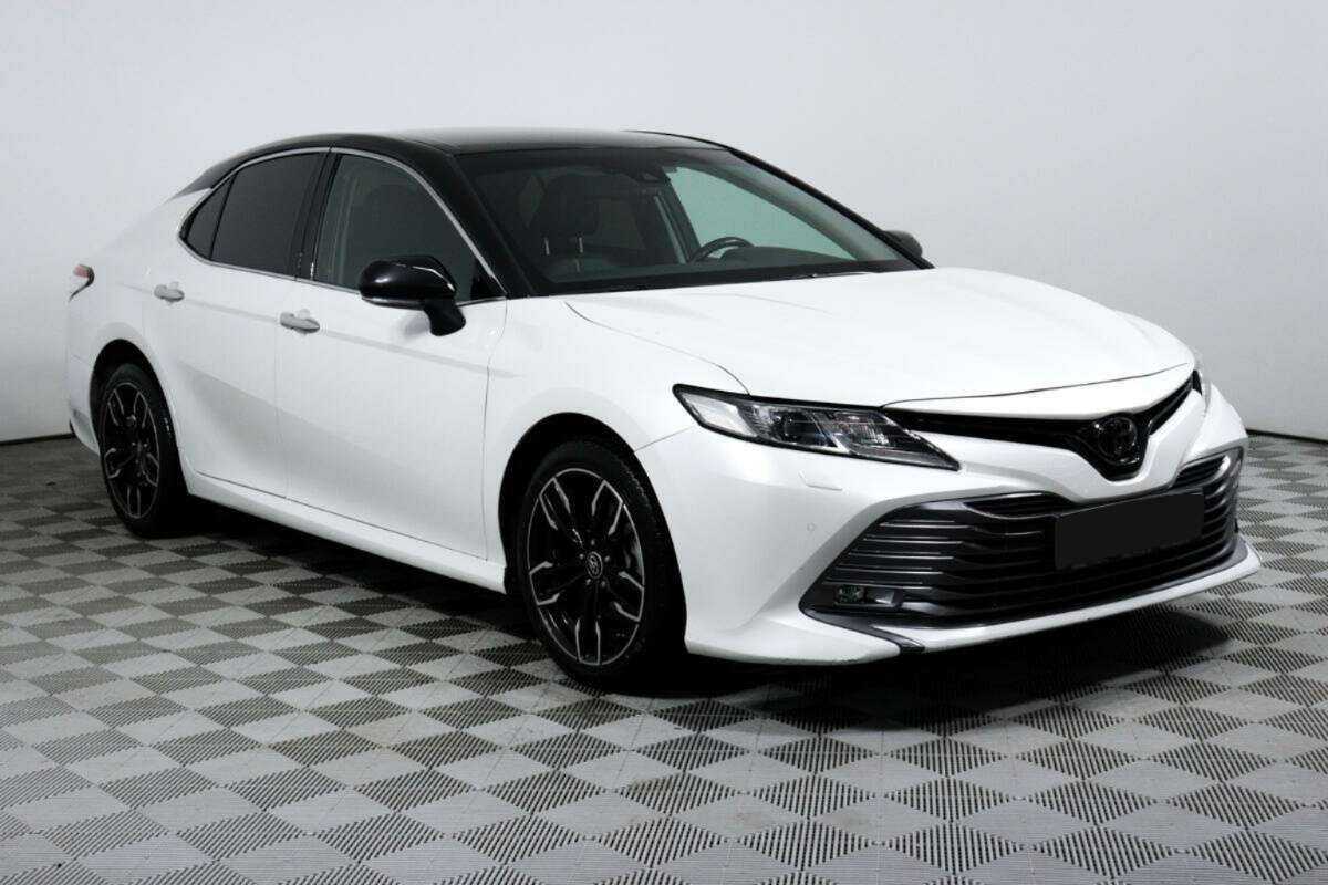 Toyota Camry с пробегом — 2020 год. Фото: #2