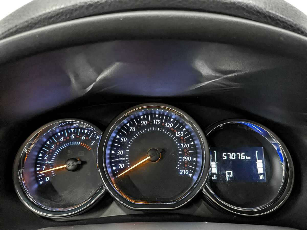 Renault Sandero с пробегом — 2019 год. Фото: #13