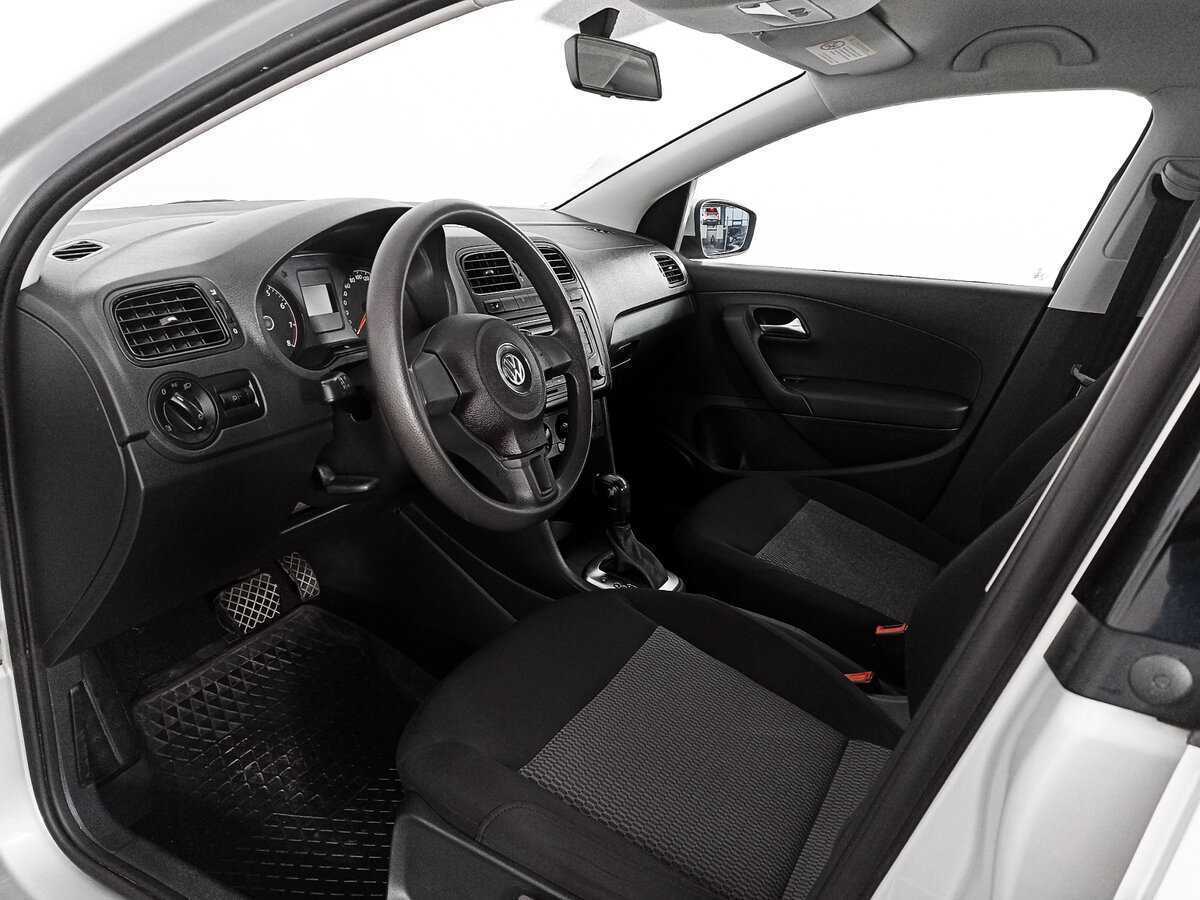 Volkswagen Polo с пробегом — 2014 год. Фото: #11